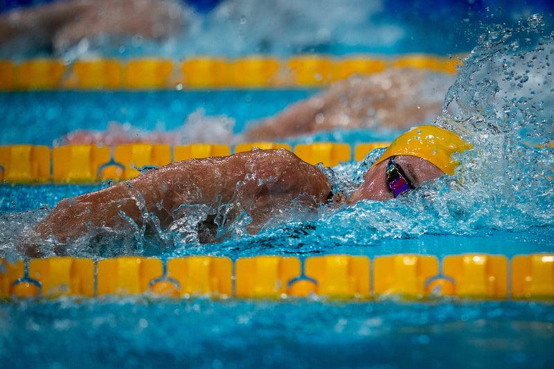 Xceed – Schwimmbrille – Erwachsene – rosa verspiegelte Titanlinse – schwarz